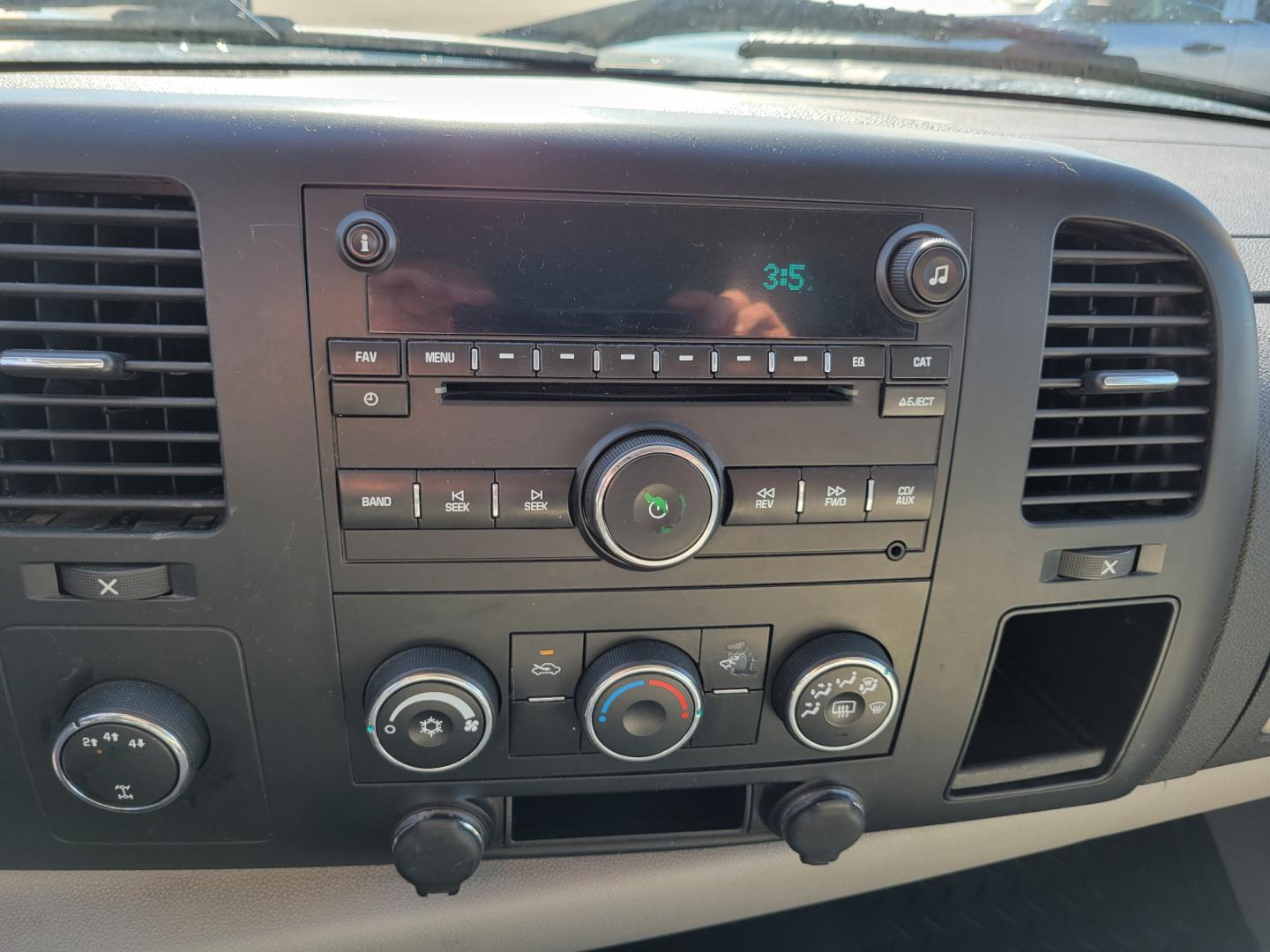 2008 Blue /Tan Chevrolet Silverado 2500HD LT (1GCHK23628F) with an 6.6L engine, 5 Speed Automatic transmission, located at 450 N Russell, Missoula, MT, 59801, (406) 543-6600, 46.874496, -114.017433 - $3400 just spent on new tires, New glow plugs, Ball joints, complete 4 wheel brake job including rotors, fresh service etc!! 6.6 Duramax Diesel. Automatic Transmission. 4WD. New Tires. AM FM CD. Power drivers Seat. Air Cruise Tilt. - Photo#12